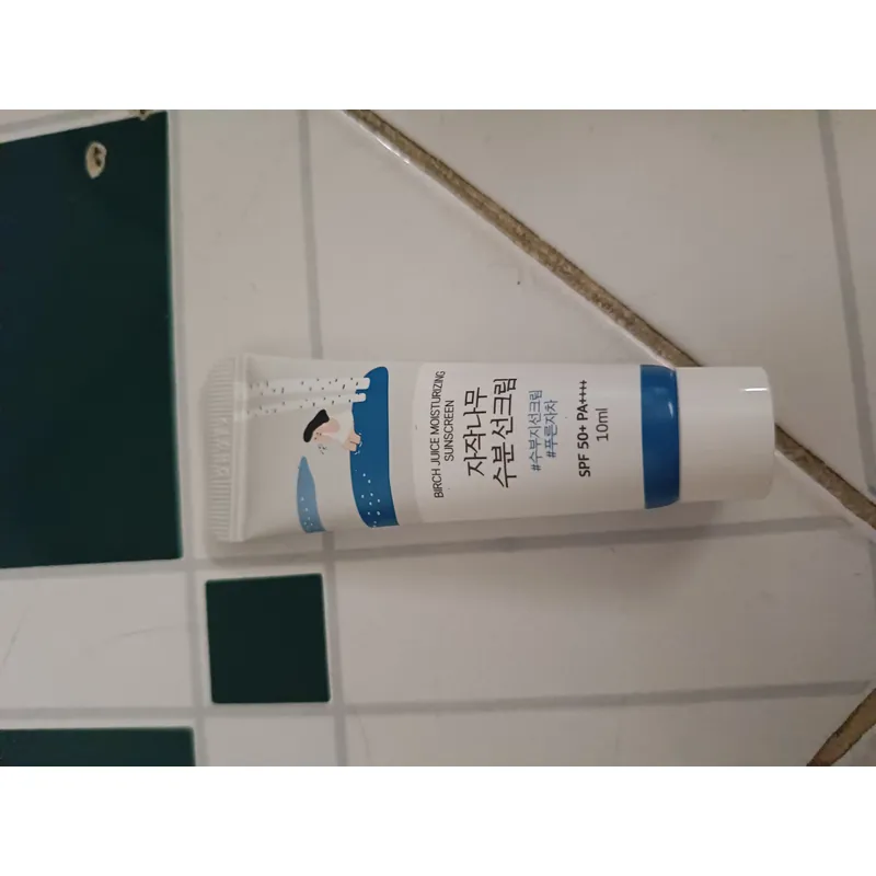 Kem chống nắng roundlab 633735