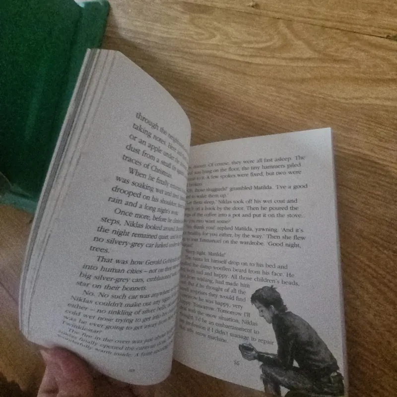 When Santa Fell To Earth Giá 20k  604022