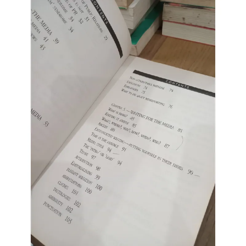 Public relations handbook for managers & executives - Jim Macnamara 698868