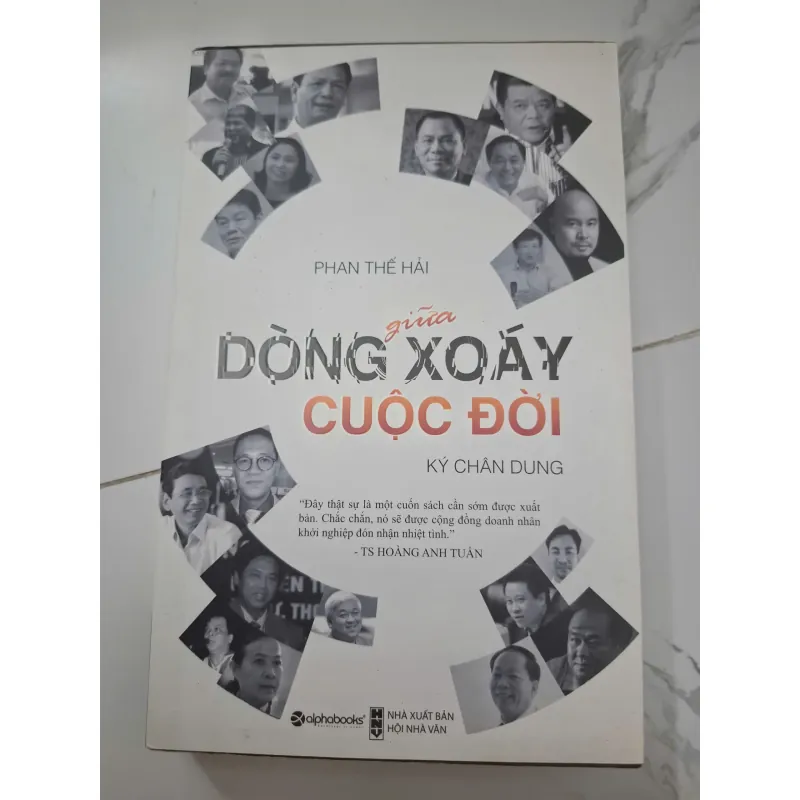 Giữa dòng xoáy cuộc đời (Ký chân dung) - Phan Thế Hải - Hồi ký / Chân dung nhân vật 1006472