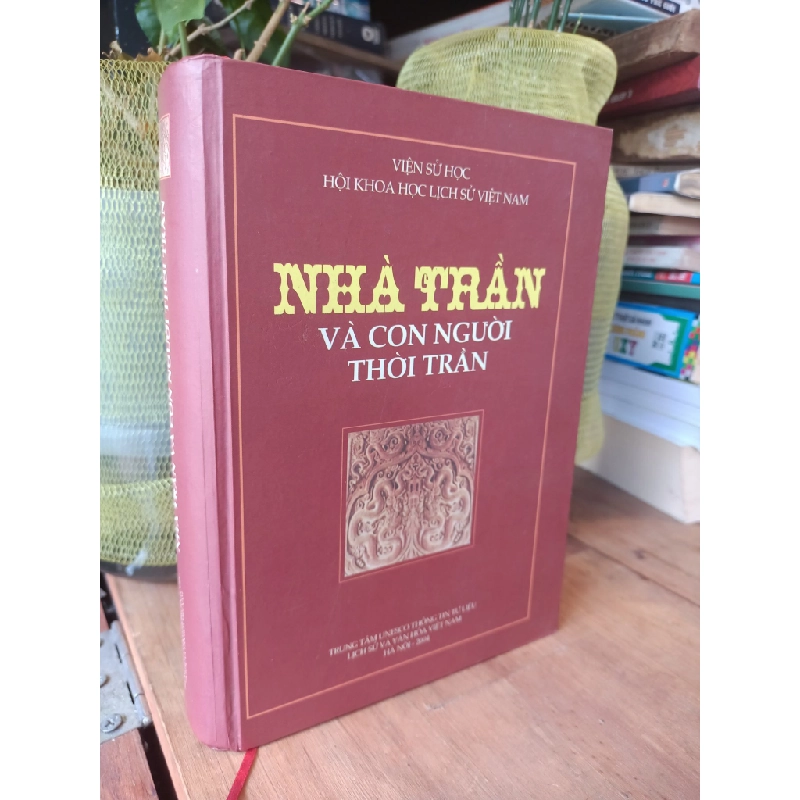 Nhà Trần và con người thời Trần 172953