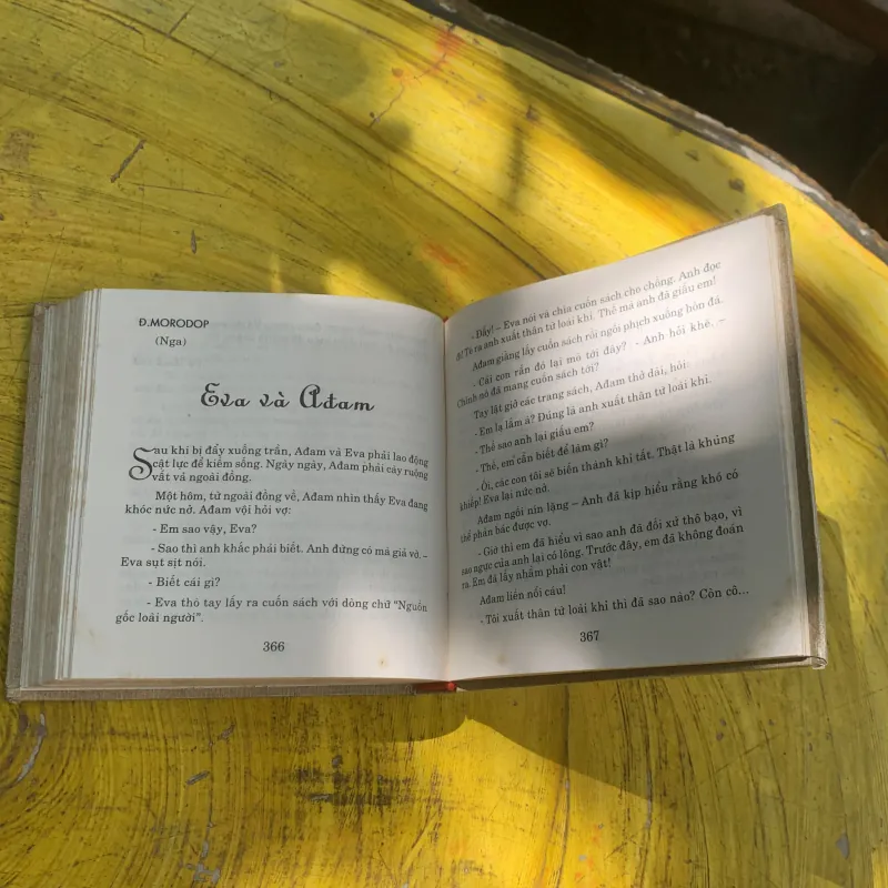  NHỮNG NGƯỜI LÃNG MẠN - tập truyện ngắn 752456