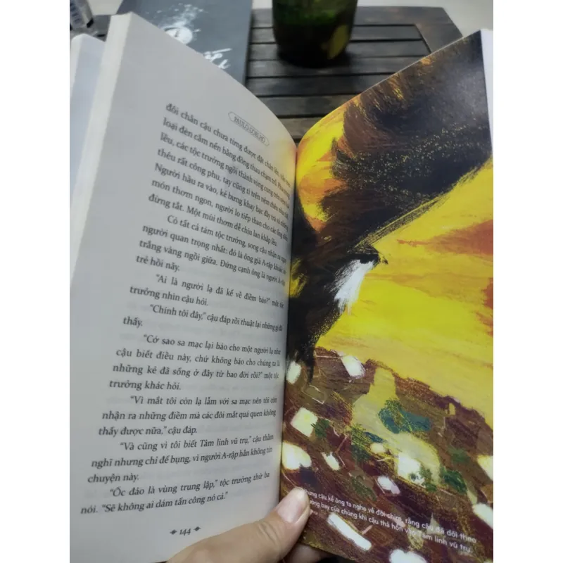 tiểu thuyết nổi tiếng "Nhà giả kim" (tựa gốc tiếng Bồ Đào Nha: O Alquimista)  703716