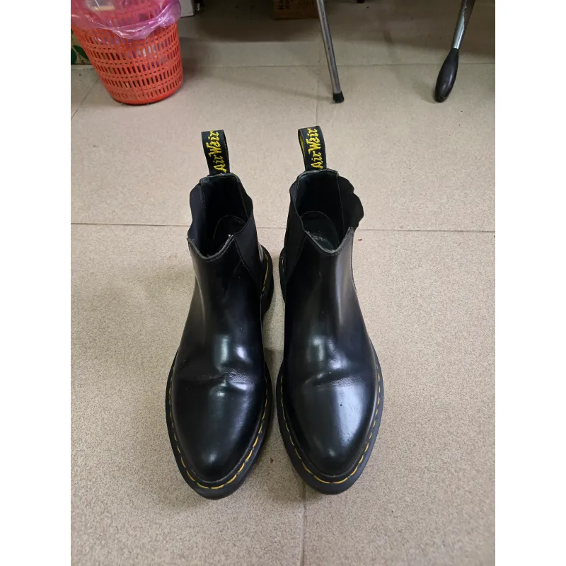 Giày Dr. Martens Bianca.
Màu đen.
Size 5UK - 38. Made in Thailand. Tình trang sử dụng tốt. 1031353