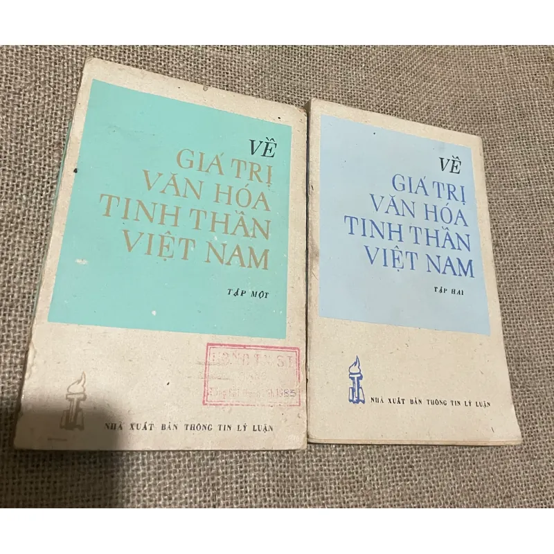 VỀ GIÁ TRỊ VĂN HÓA TINH THẦN VIỆT NAM - 2 TẬP 574577