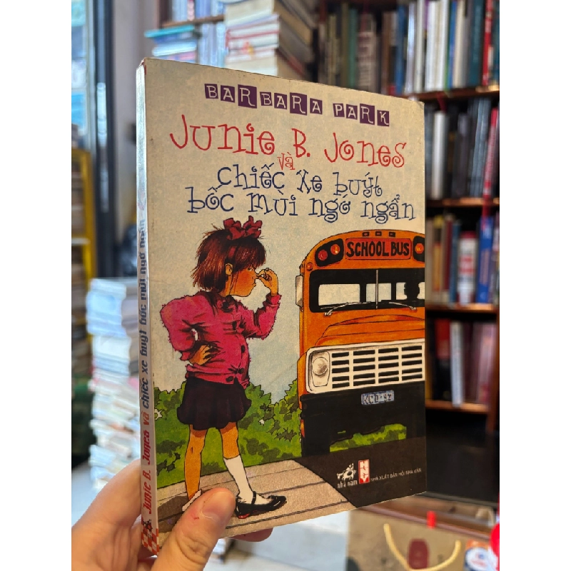 Junie B.Jones và chiếc xe buýt bốc mùi ngớ ngẩn 129566