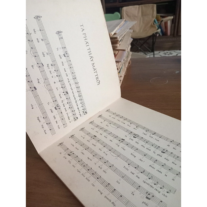 Ta phải thấy mặt trời - Trịnh Công Sơn ( mẫu bìa Đinh Cường ) 128420