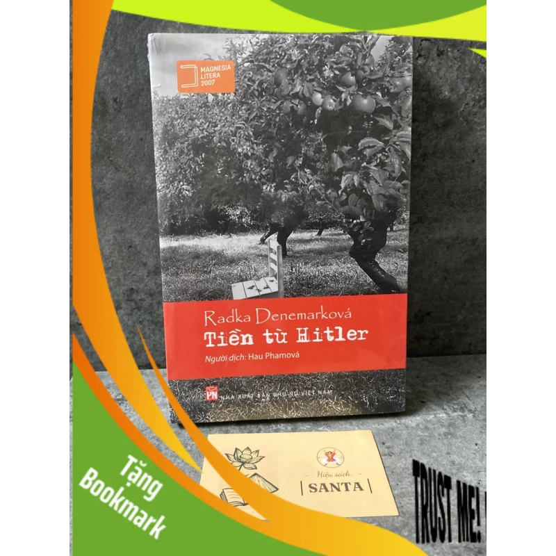 (TẶNG BOOKMARK) Tiền từ Hitler - Radka Denemarkova ( sách mới) Sách văn học RBK0302 953699
