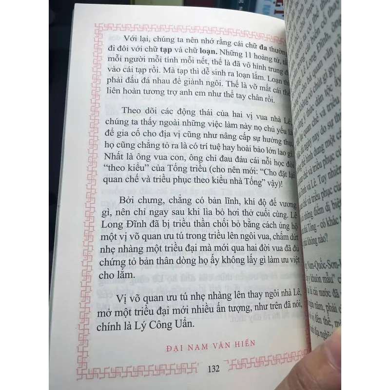 SÁCH ĐẠI NAM VĂN HIẾN 737045