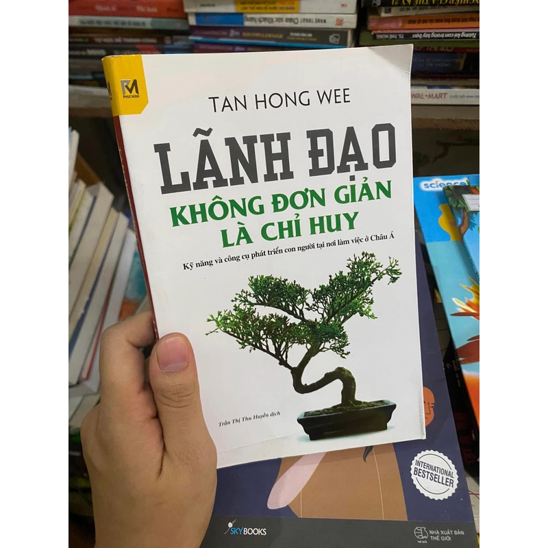 Sách Lãnh đạo không đơn giản là chỉ huy - Tan Hong Wee 308128