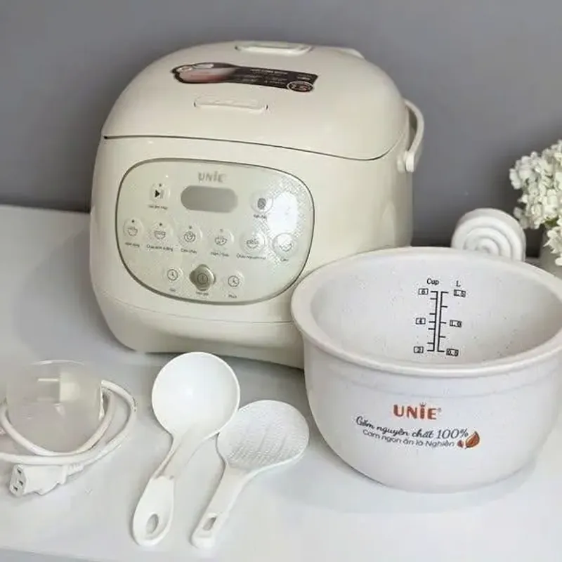 NỒI CƠM ĐIỆN LÒNG GỐM UNIE URC815 – 1,5L 792926