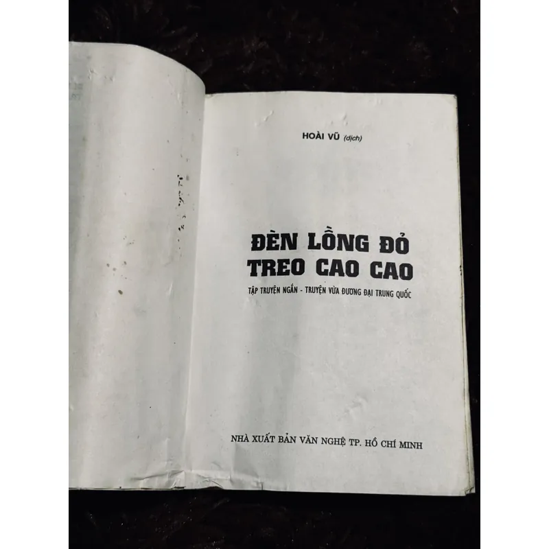 Đèn lồng đỏ treo cao cao 722705