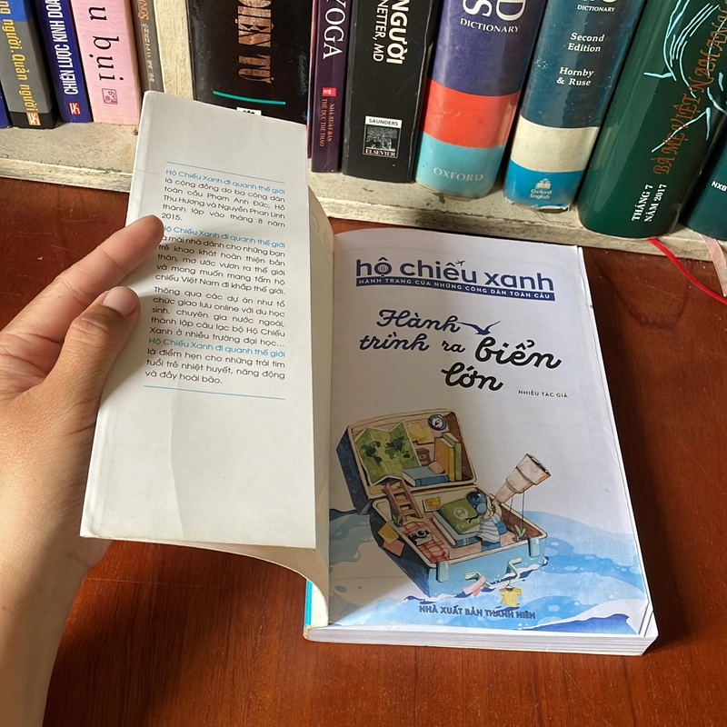 II Sách Kỹ Năng: Hộ Chiếu Xanh _ Hành Trình Ra Biển Lớn - Nhiều Tác Giả - 2018 543865