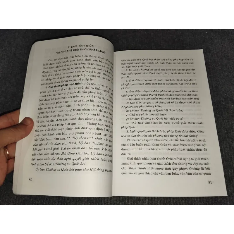 THỰC HIỆN PHÁP LUẬT VÀ VĂN HOÁ PHÁP LÝ TRONG ĐỜI SỐNG XÃ HỘI 993008