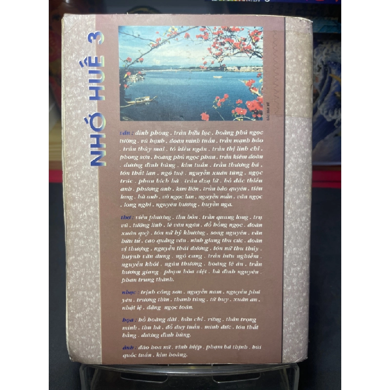Áo dài Huế 1999 mới 60% ố bẩn Nhiều tác giả HPB0906 SÁCH VĂN HỌC Oreka-Blogmeo 159717