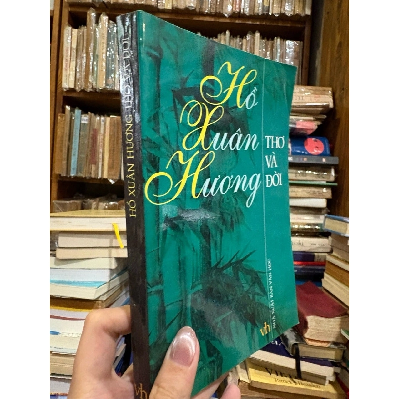 Hồ Xuân Hương: thơ và đời 125416