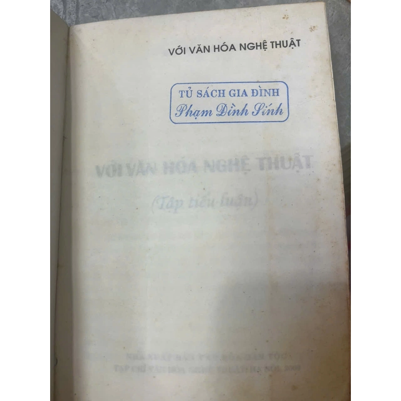 VỚI VĂN HÓA NGHỆ THUẬT- NGUYỄN ĐỨC ĐÀN 546873