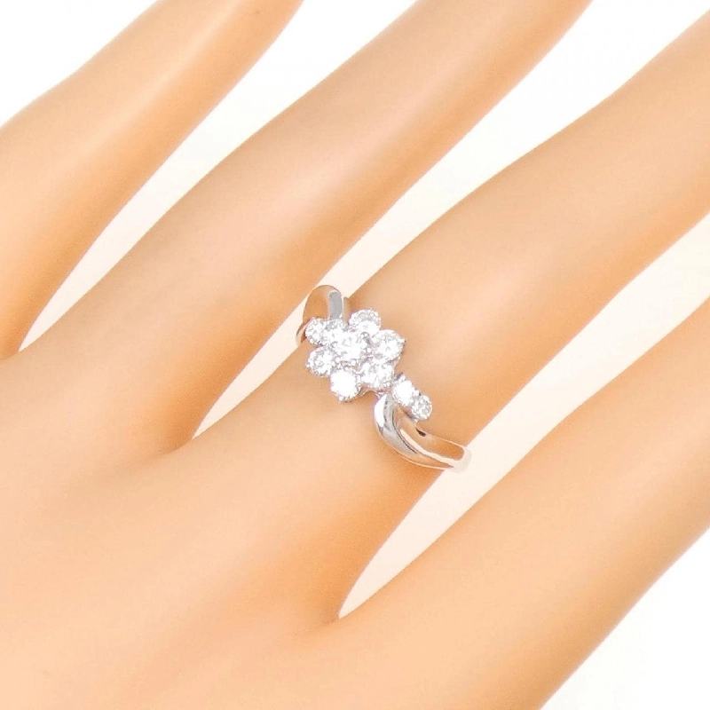 Nhẫn kim cương K18WG hoa 0.51CT 673086