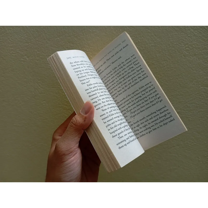 The five people you meet on the heaven, sách ngoại văn tiếng Anh english book  719418