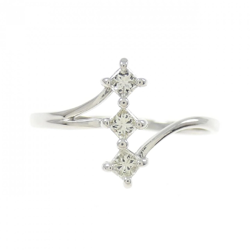 【Sản phẩm mới】Nhẫn kim cương ba viên PT 0.20CT 672619