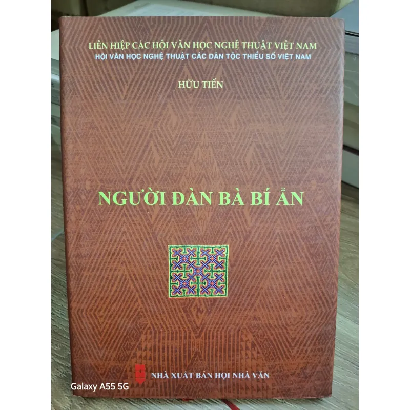 Người Đàn Bà Bí Ẩn - Hữu Tiến - Truyện/Văn xuôi 692754