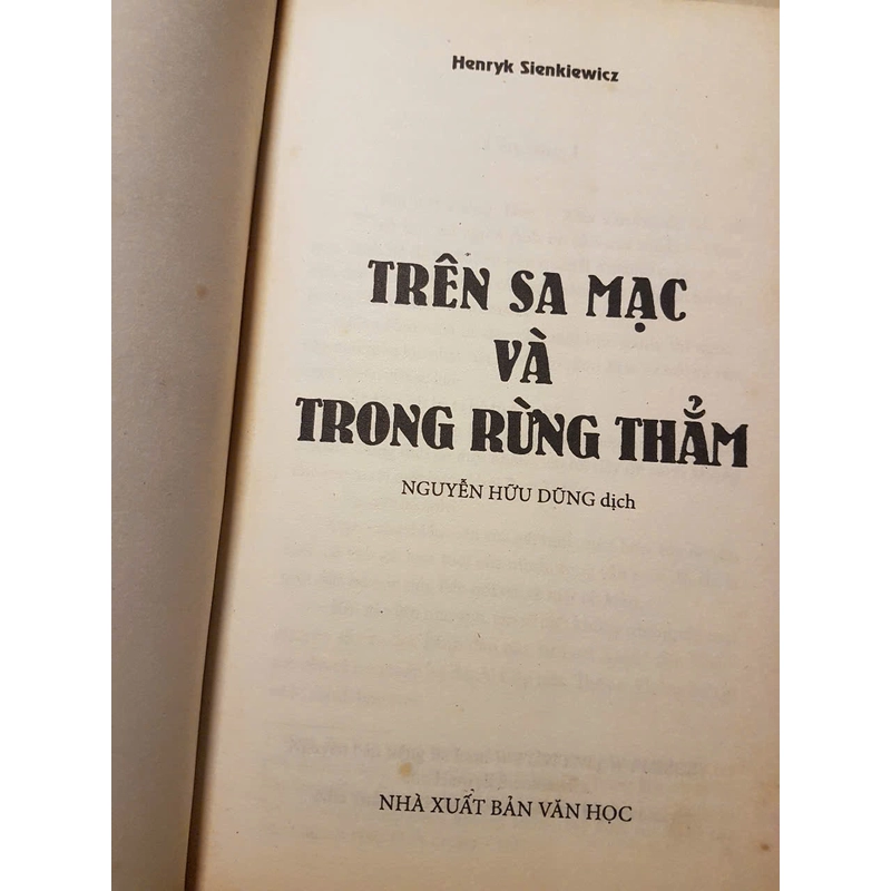 Trên sa mạc và trong rừng thẳm - tác phẩm đoạt giải Nobel văn học 337145