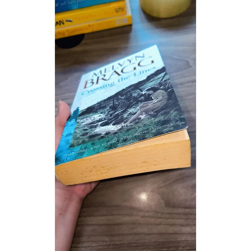 MELVYN BRAGG: CROSSING THE LINES (Preloved books) 722755