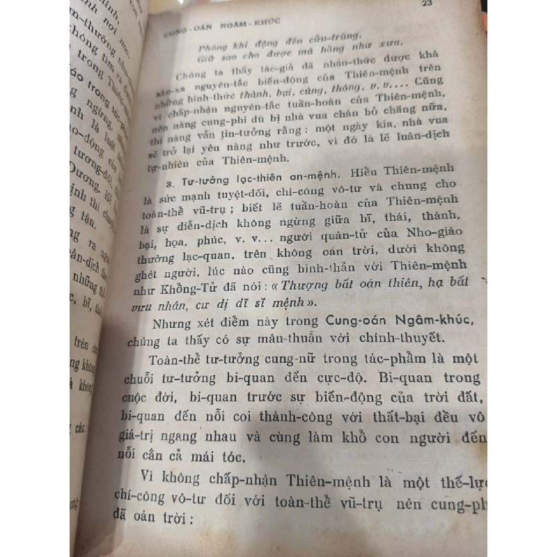 Luận đề về cung oán ngâm khúc - Nguyễn Duy Diễn & Bằng Phong 538035