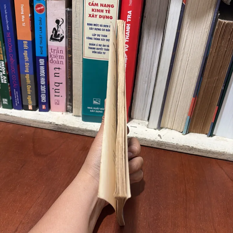 II Sách Kinh Tế: Hoạt Động Thương Mại Và Hợp Đồng Mua Bán Quốc Tế - 1990 764288