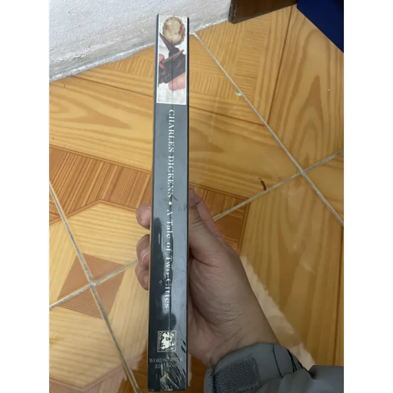 A Tale of Two Cities (Wordsworth Classics) by Charles Dickens | English Fiction 798142