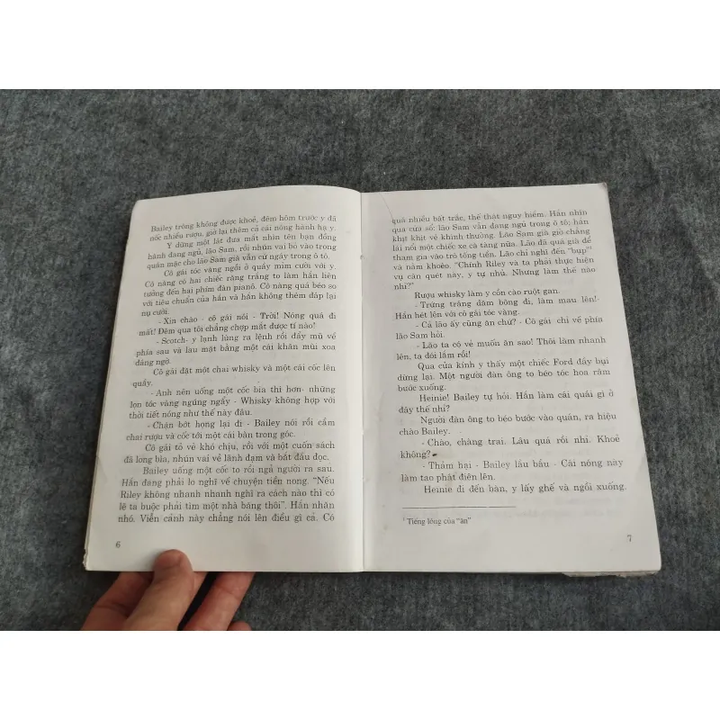 TIỂU THƯ BLANDISH VÀ LŨ CƯỚP - JAMES HADLEY CHASE 574610