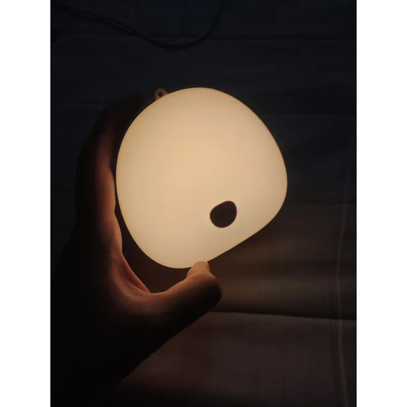 Đèn ngủ nhỏ pin sạc màu hồng 674585