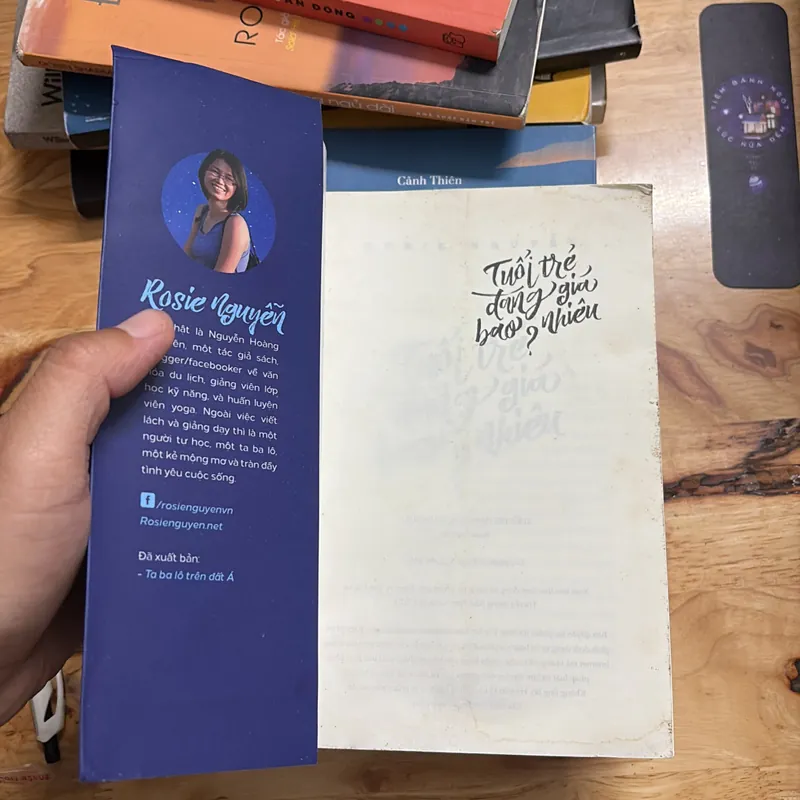 II Sách Kỹ Năng: Tuổi Trẻ Đáng Giá Bao Nhiêu? - ROSIE NGUYỄN - 2017 640133