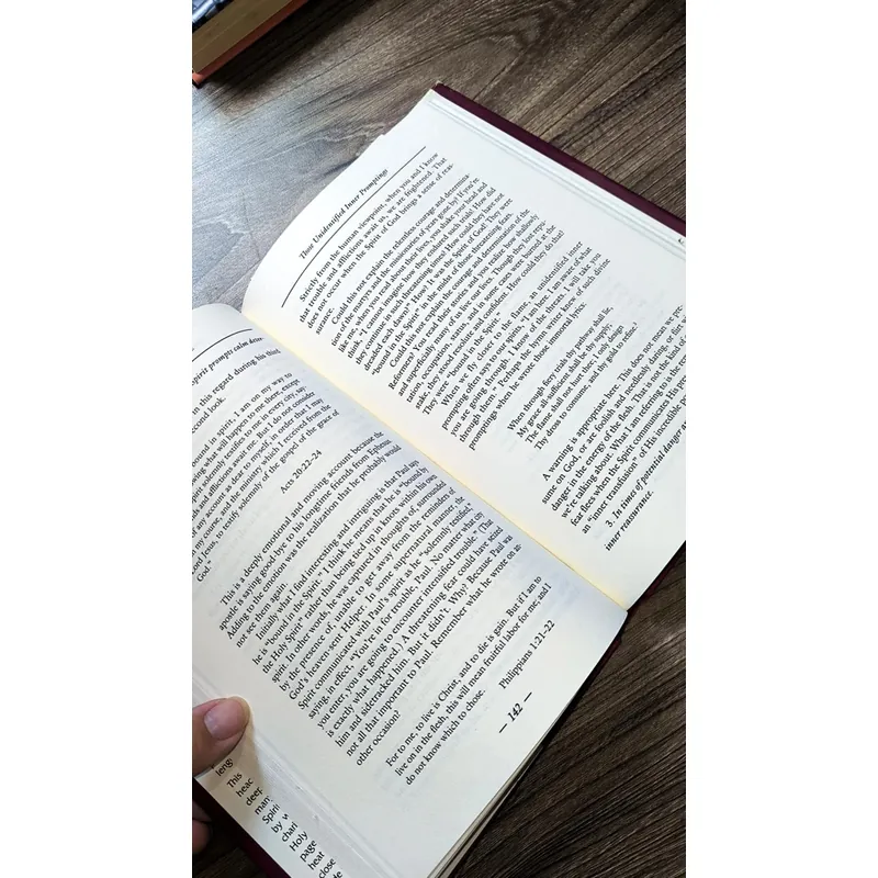 Flying Closer to the Flame: A Passion for the Holy Spirit
Charles R. Swindoll 728883