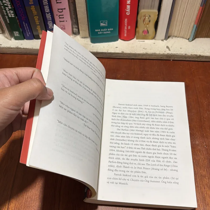 II Tiểu Thuyết: Mùi Hương, Chuyện Một Kẻ Giết Người - PATRICK SUSKIND - Lê Chu Cầu (Dịch) 795582