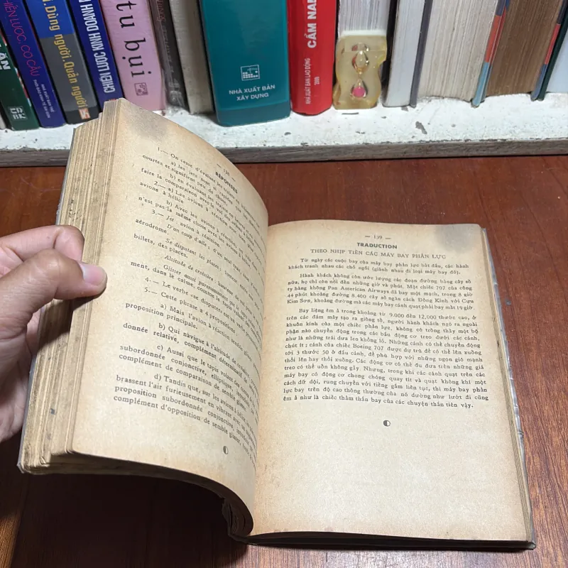 II Sách Pháp: Khảo Sát Pháp Văn _ Luyện Thi Tú Tài 1 (Sinh Ngữ 1) - Trần Việt Sơn - 1963 799887