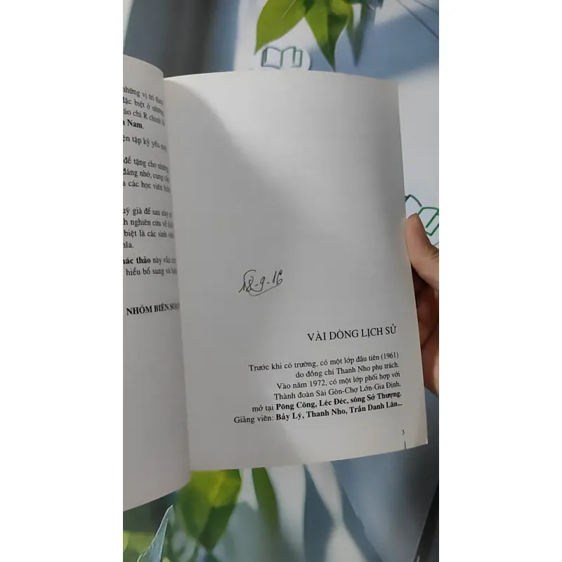 Cái Nôi Của Báo Chí Cách Mạng Miền Nam (Phác thảo kỷ yếu trường báo chí R) 928618