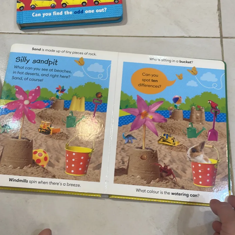 NGOẠI VĂN sách tiếng anh trẻ em nxb DK nổi tiếng : Spot the difference OUT AND ABOUT 1027812