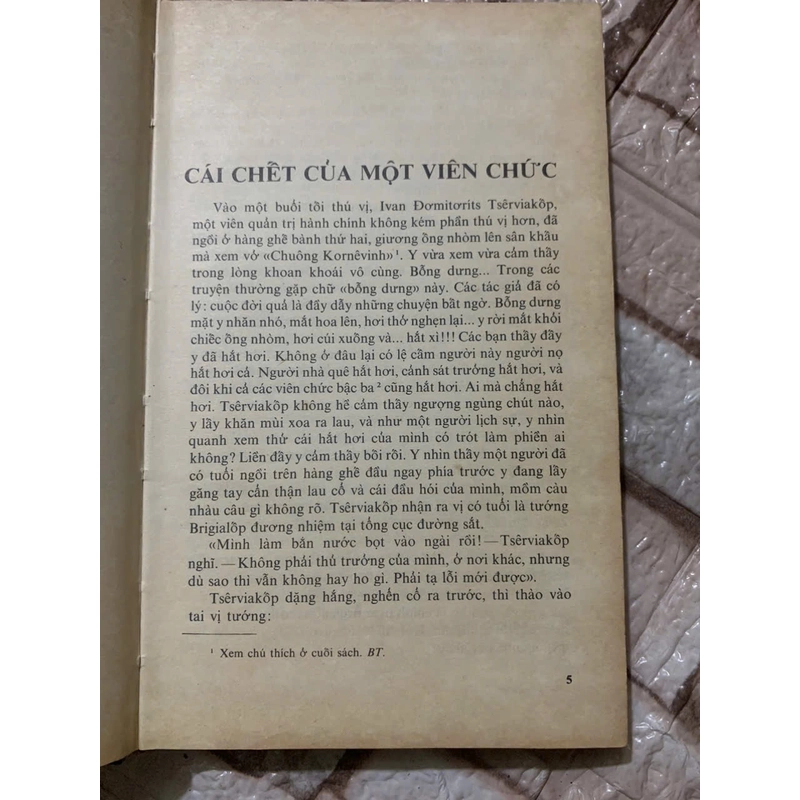 Truyện ngắn Chekhov, NXB Cầu Vồng, in tại Nga  539126