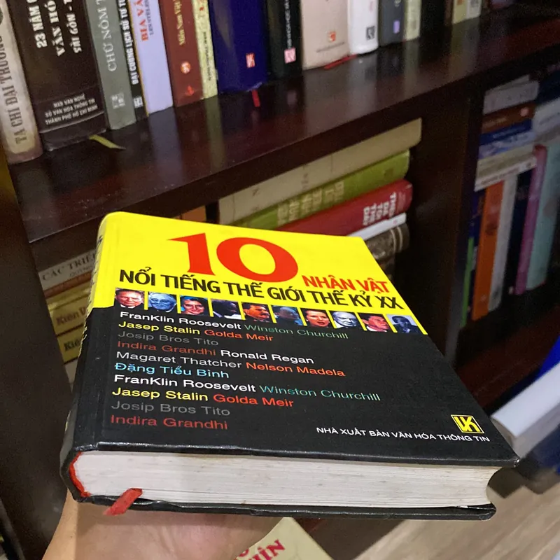 10 NHÂN VẬT NỔI TIẾNG THẾ GIỚI THẾ KỶ XX, bìa cứng (XB 2006) 697755