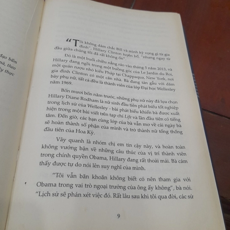 Edward Klein - CUỘC CHIẾN KHÔNG HỒI KẾT: The Clinyos vs Th Obamas 447130