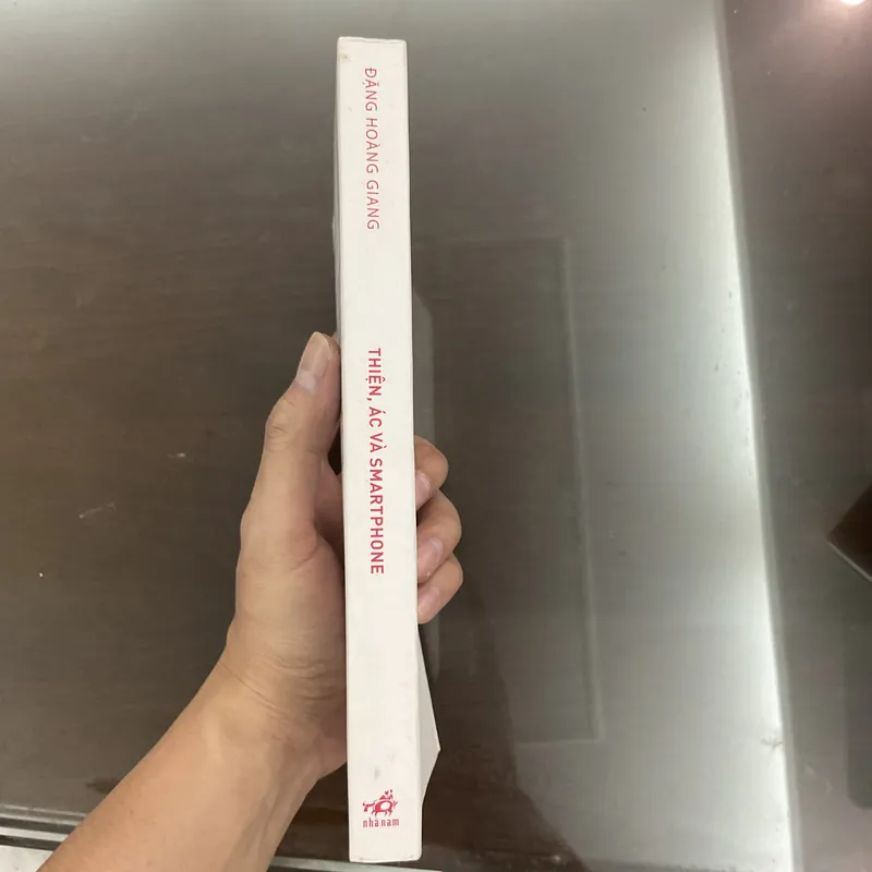 [TIỂU LUẬN] Thiện ác và Smartphone - Đặng Hoàng Giang 708719