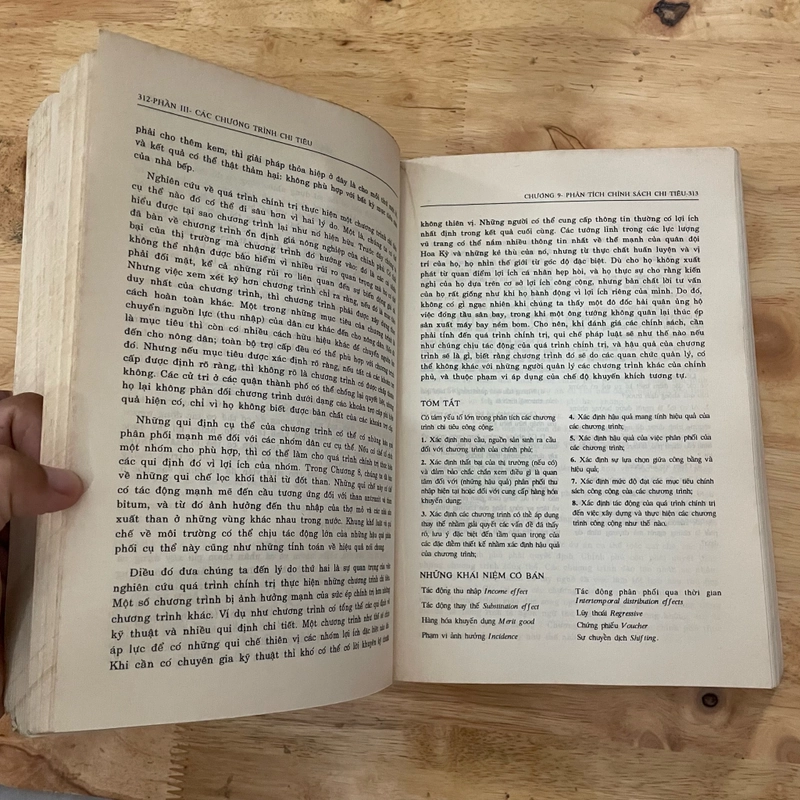 II Sách Kinh Tế: Kinh Tế Học Công Cộng - JOSEPH E. STIGLITZ - 1995 472391