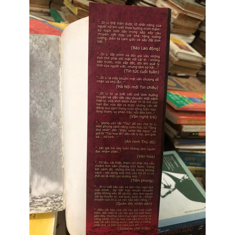 Lô sách 8 cuốn của nữ nhà văn Việt Nam: Di Li (2 cuốn có thủ bút, chữ ký tác giả) 305447