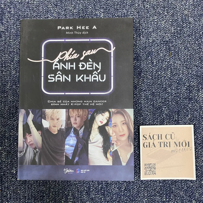 Phía sau ảnh đèn sân khấu 569037