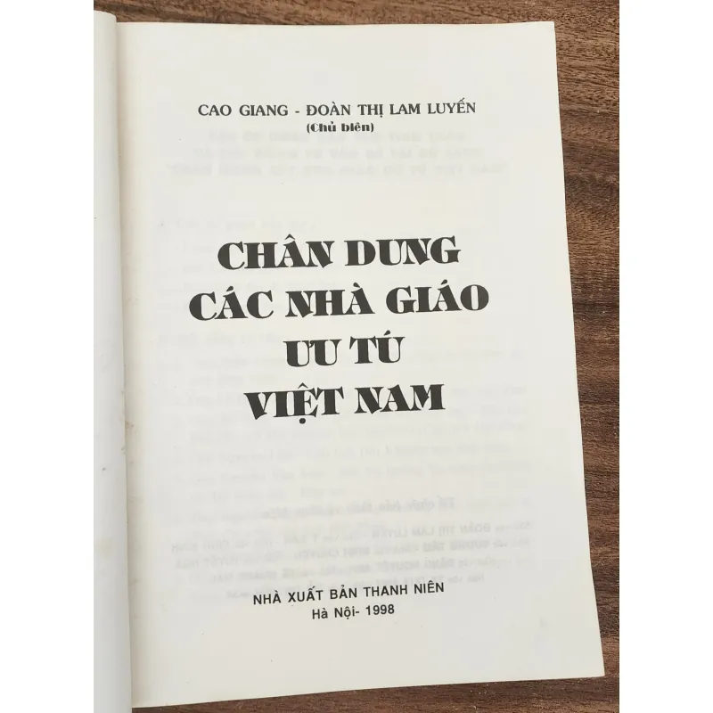CHÂN DUNG CÁC NHÀ GIÁO ƯU TÚ VIỆT NAM (trọn bộ 2 tập 1790 trang) 748028