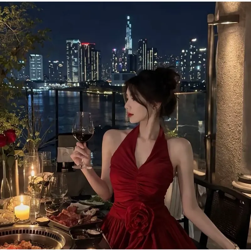 Đầm tơ yếm hở lưng có đệm ngực mềm cuộn bông kèm quần  1033109