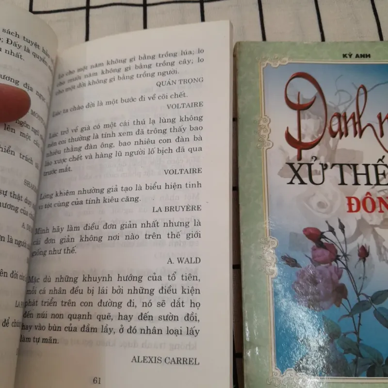 2 quyển DANH NGÔN CON NGƯỜI VÀ XỬ THẾ.  960674