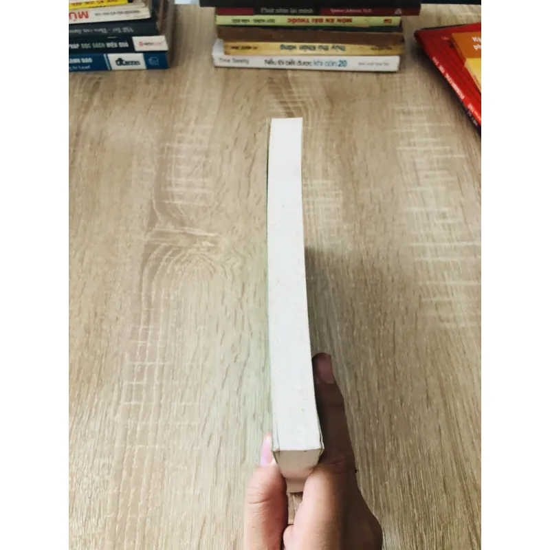 CHÂN DUNG VÀ ĐỐI THOẠI - bình luận văn chương 1029177