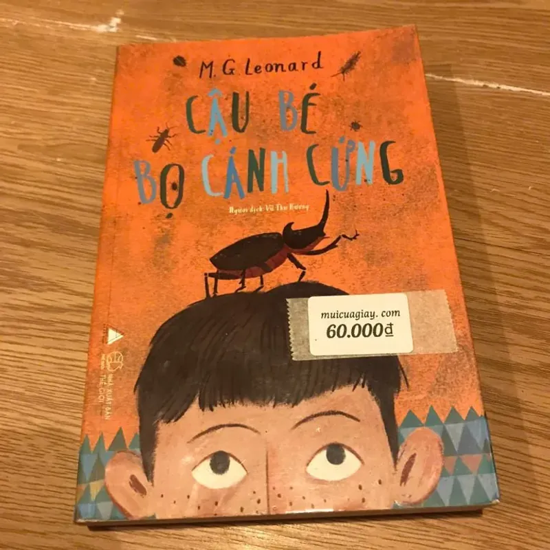 Cậu Bé Bọ Cánh Cứng – M. G. Leonard 749335